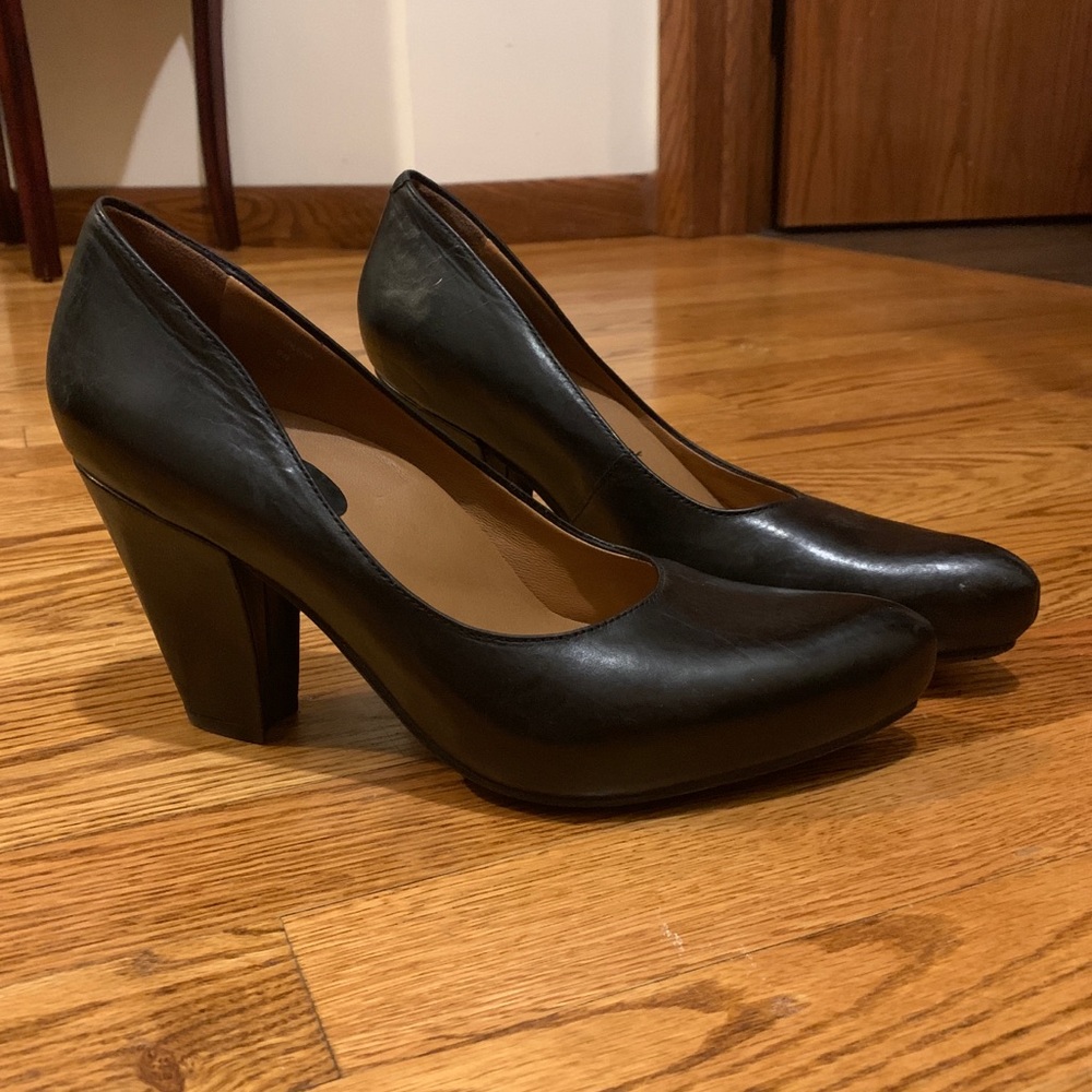 EARTHIES Basic Black Comfort Heels, Sz 9